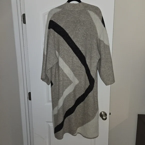 Antonia Sweater Coat By Akemi Kin - Picture 3 of 3